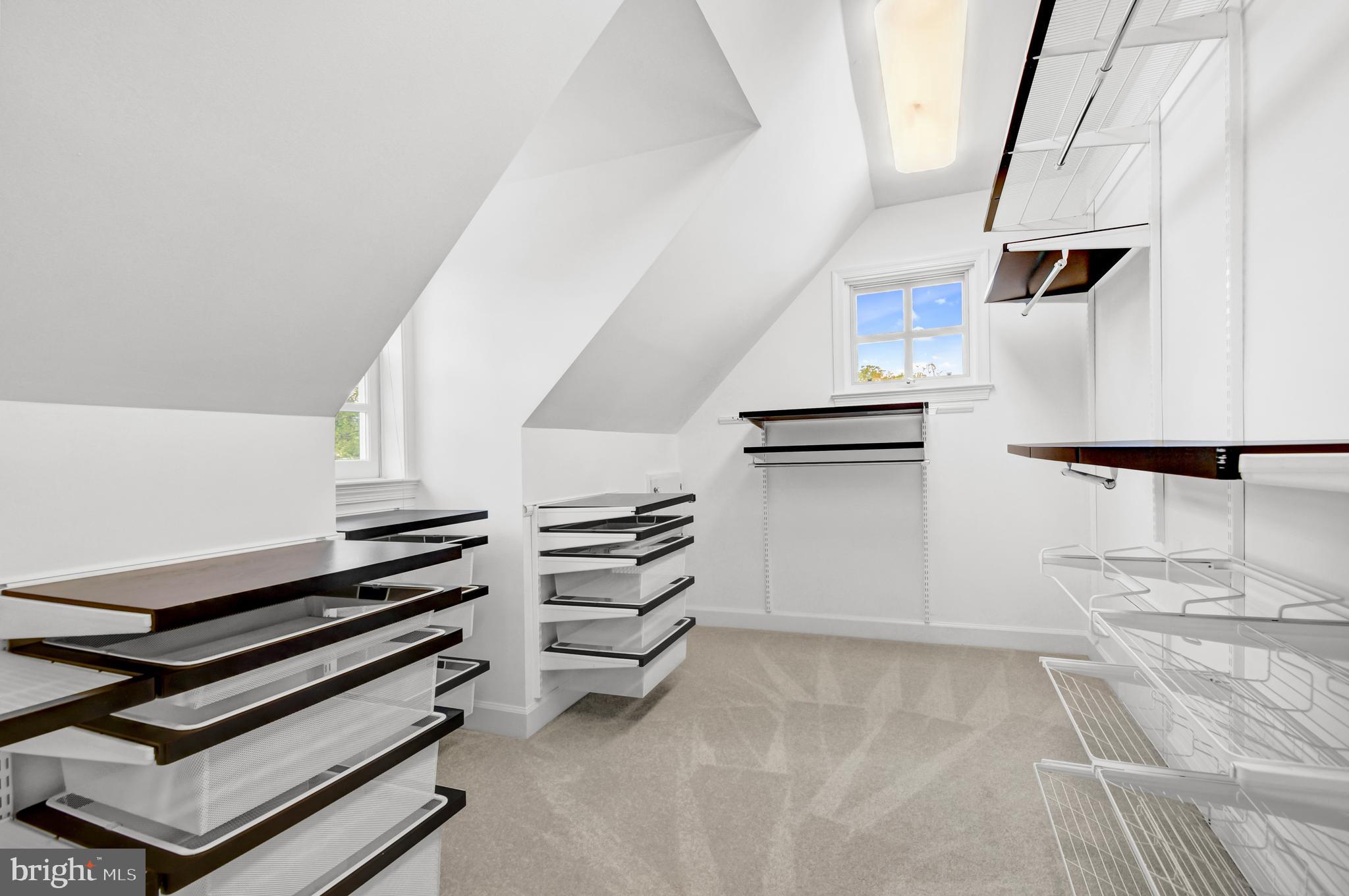 BROADMONT - Residential