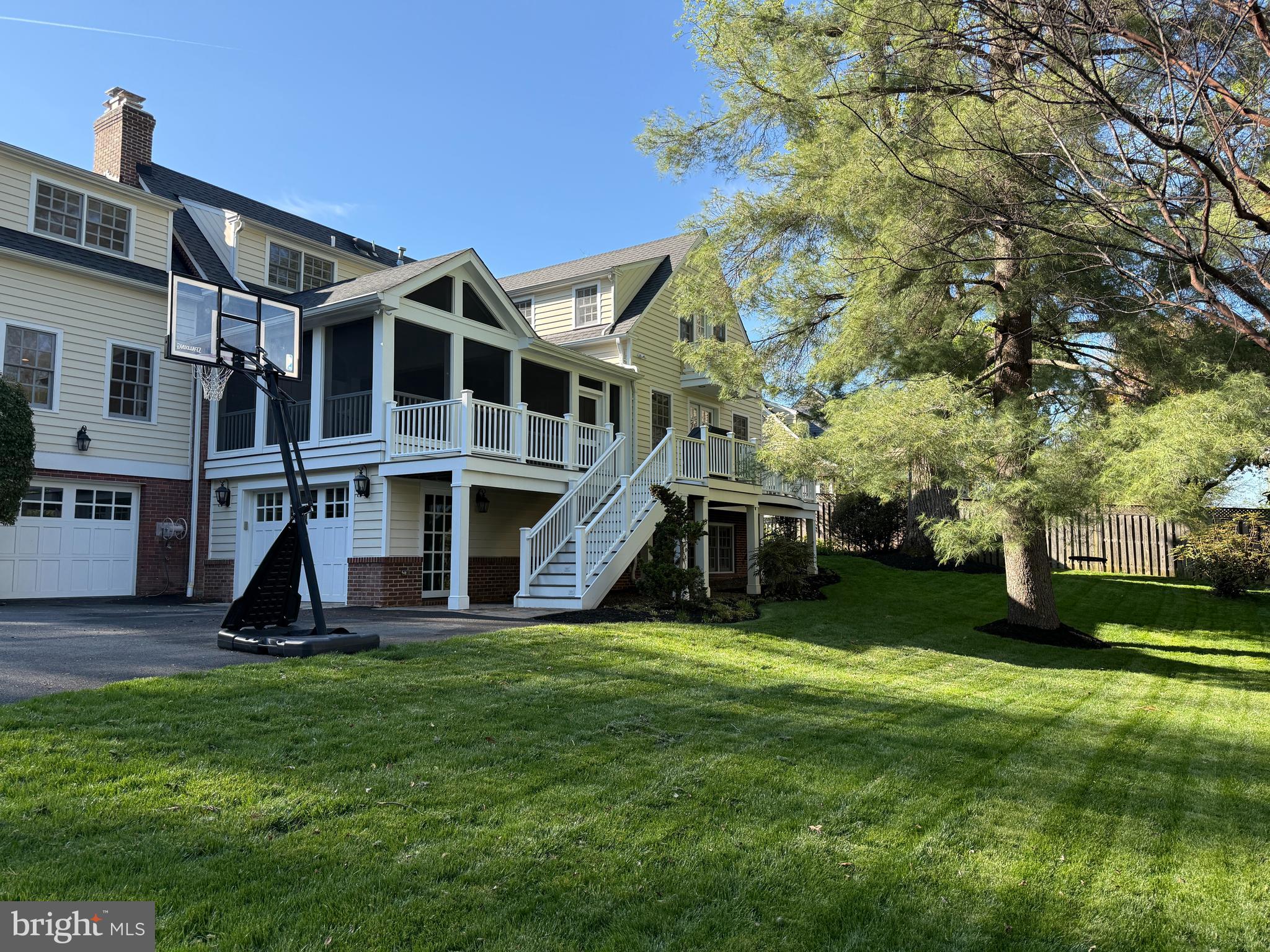 BROADMONT - Residential