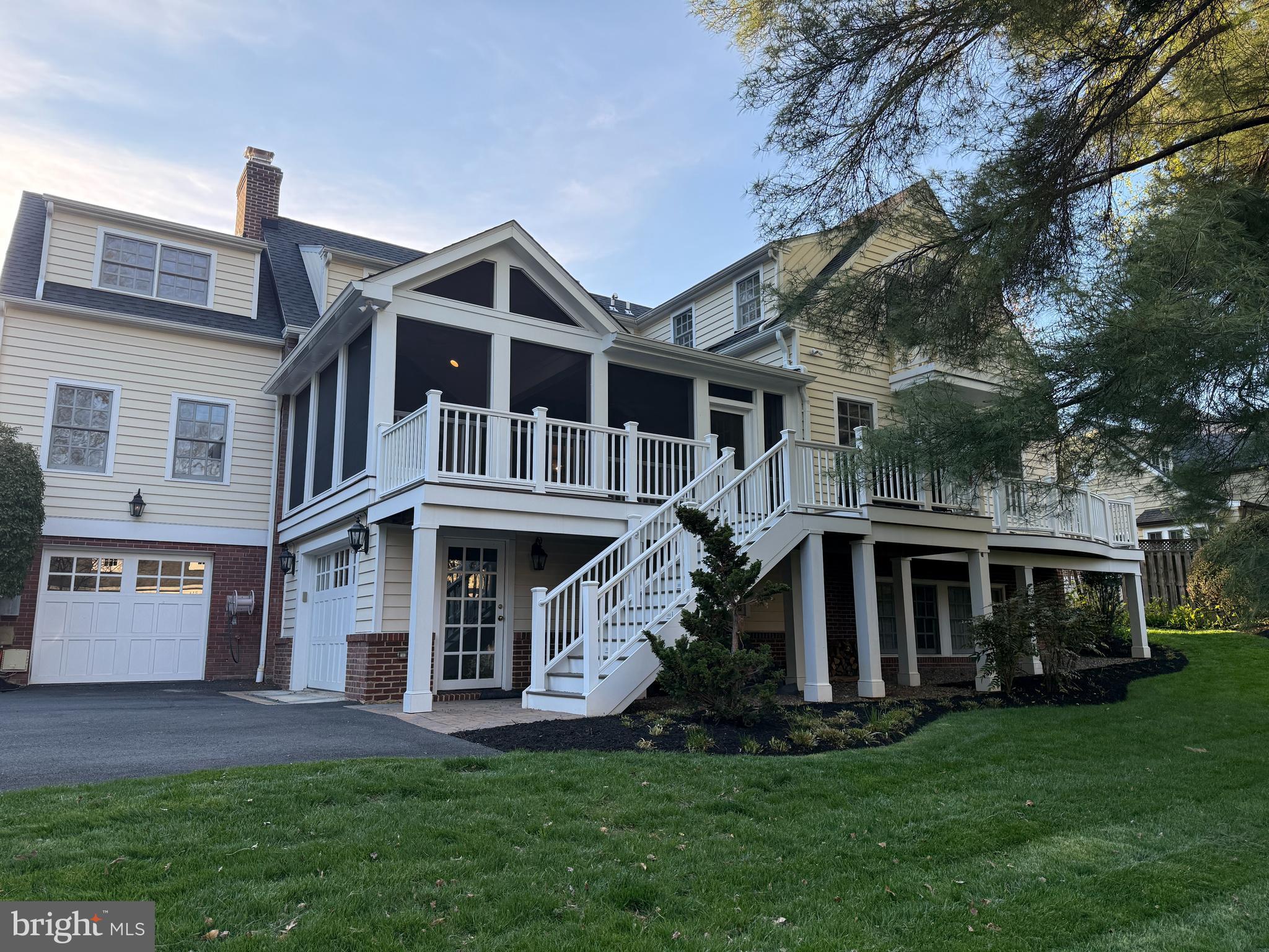 BROADMONT - Residential