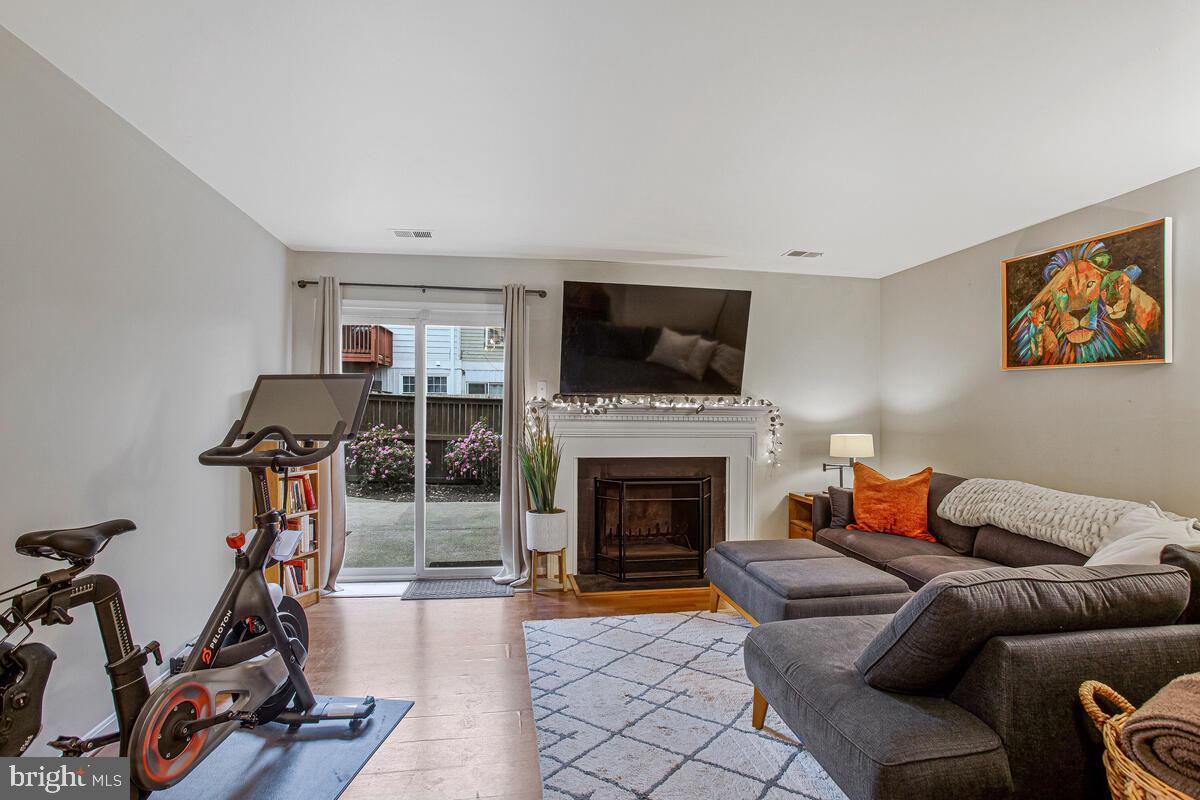 CROFTON MEWS CONDO - Residential