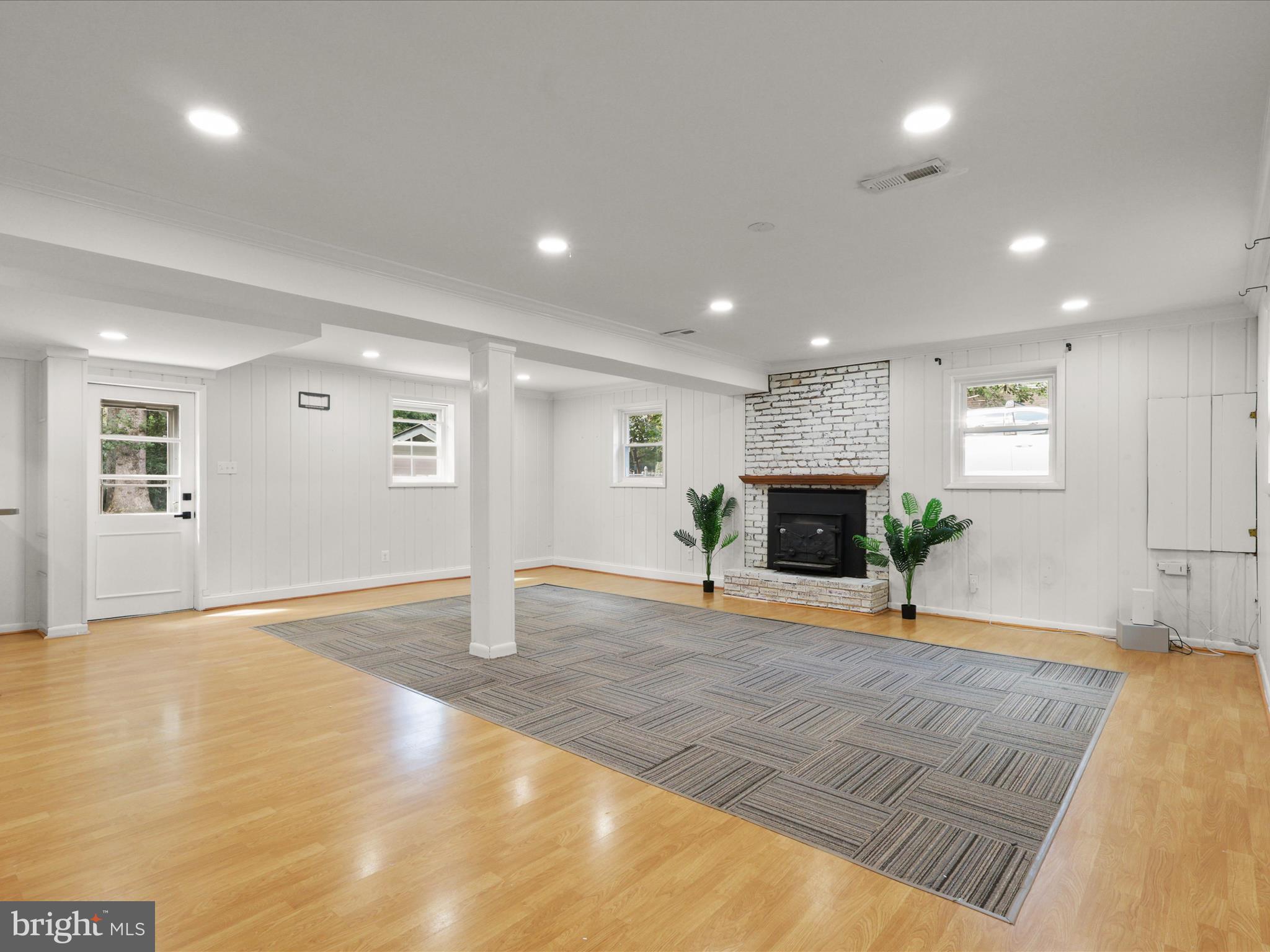 PENDERWOOD - Residential Lease