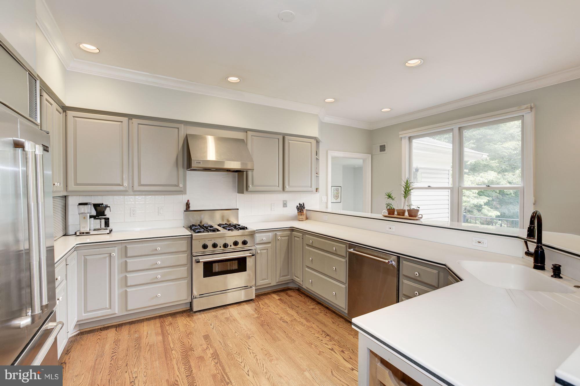 BELLEVUE FOREST - Residential