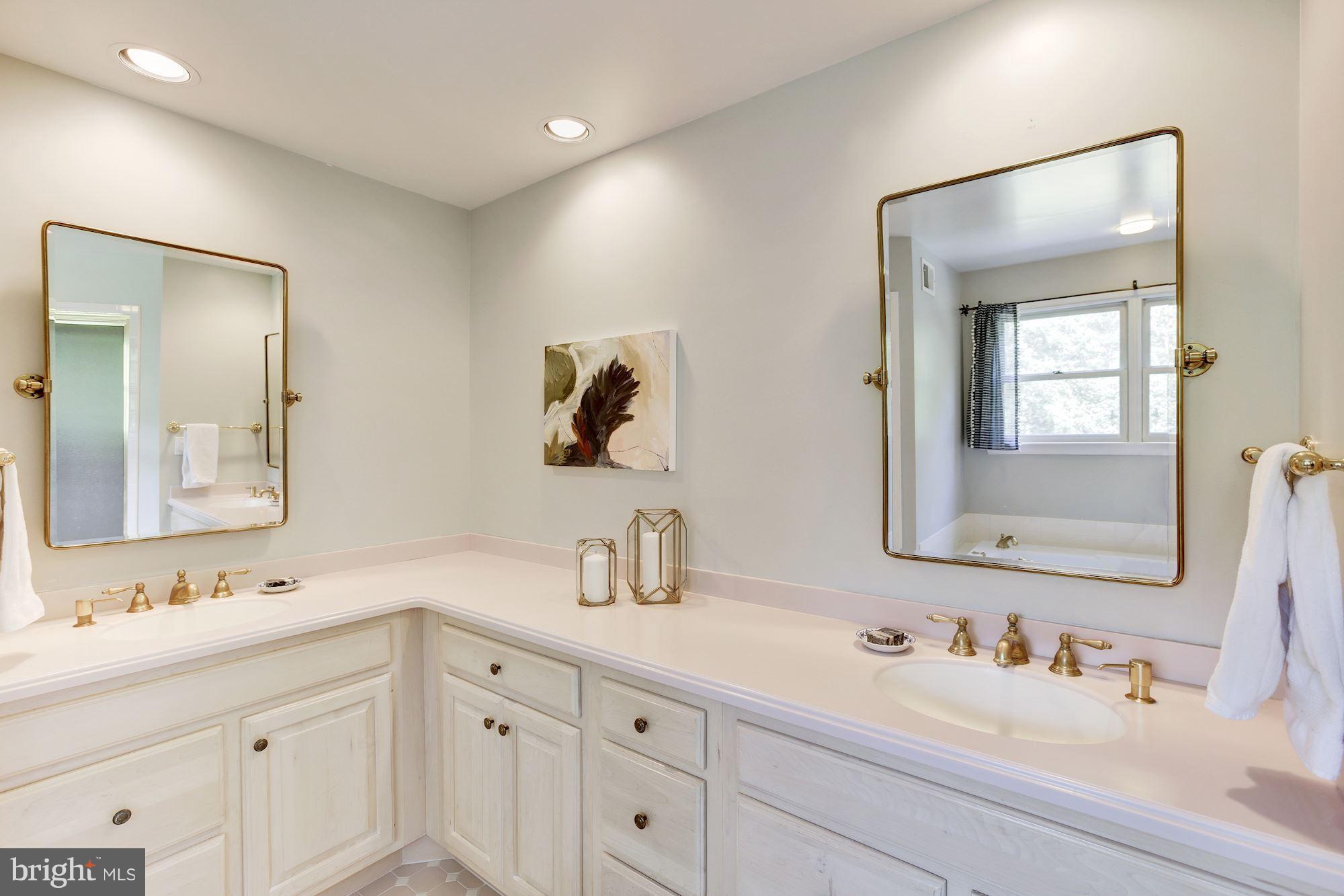 BELLEVUE FOREST - Residential