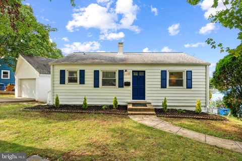 Photo of 3300 Burgundy Road, ALEXANDRIA, VA 22303 (MLS # VAFX2265026) Photo of 3300 Burgundy Road, ALEXANDRIA, VA 22303 (MLS # VAFX2265026)