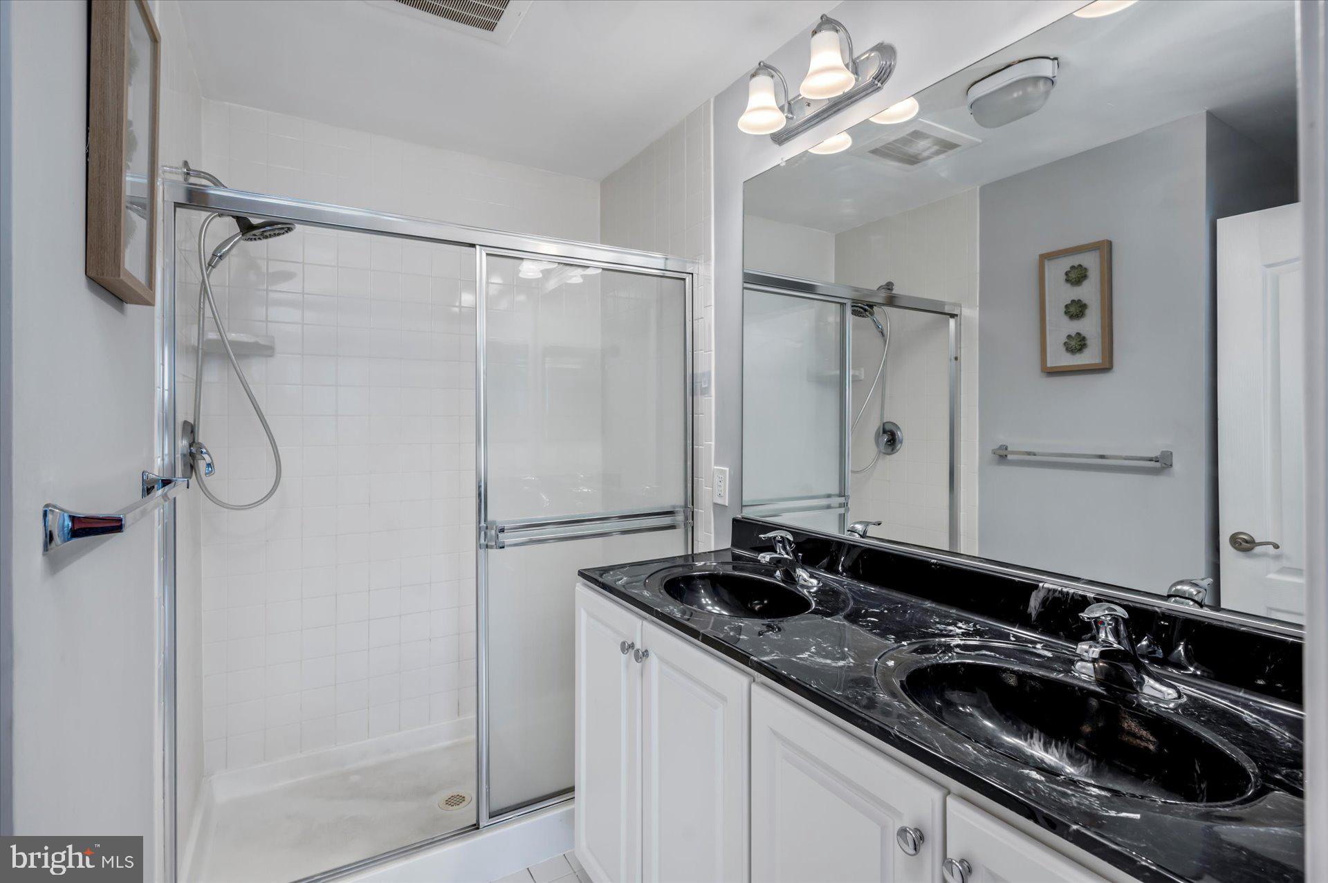 GLEN RIDDLE - Residential