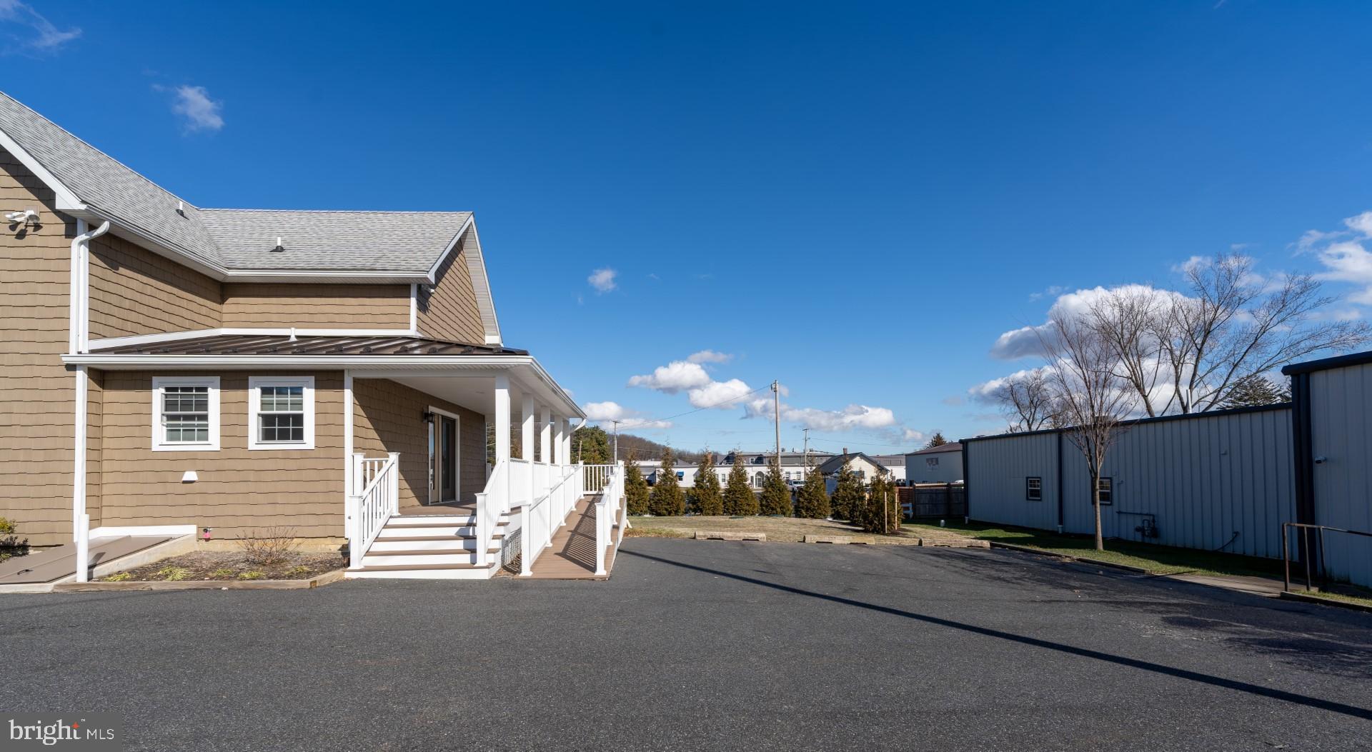 GLEN ARM - Residential Lease