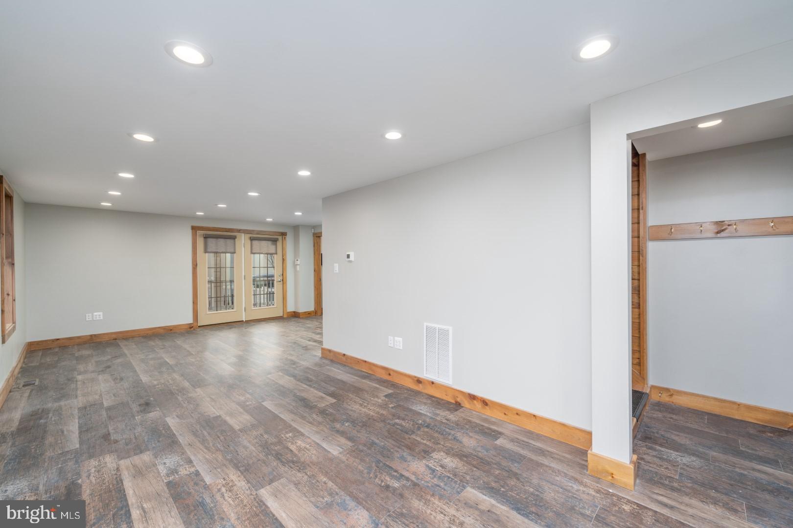 GLEN ARM - Residential Lease