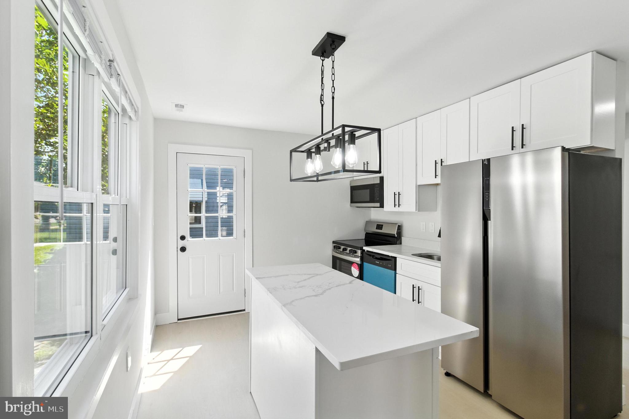 821 S WOODLYNN ROAD