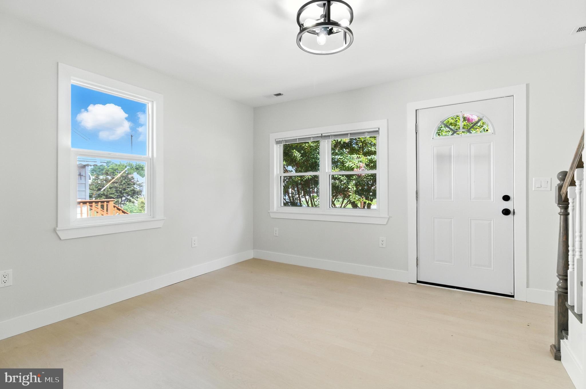 821 S WOODLYNN ROAD