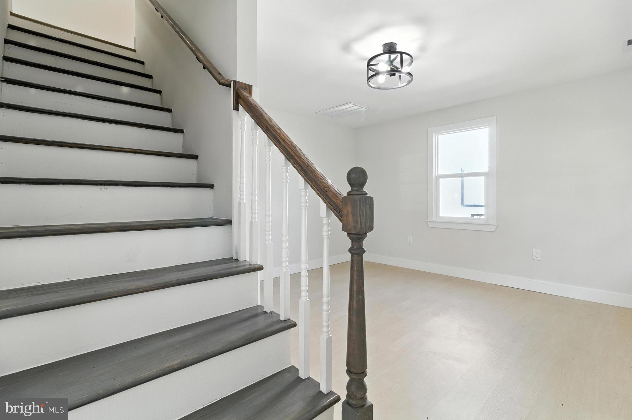 821 S WOODLYNN ROAD