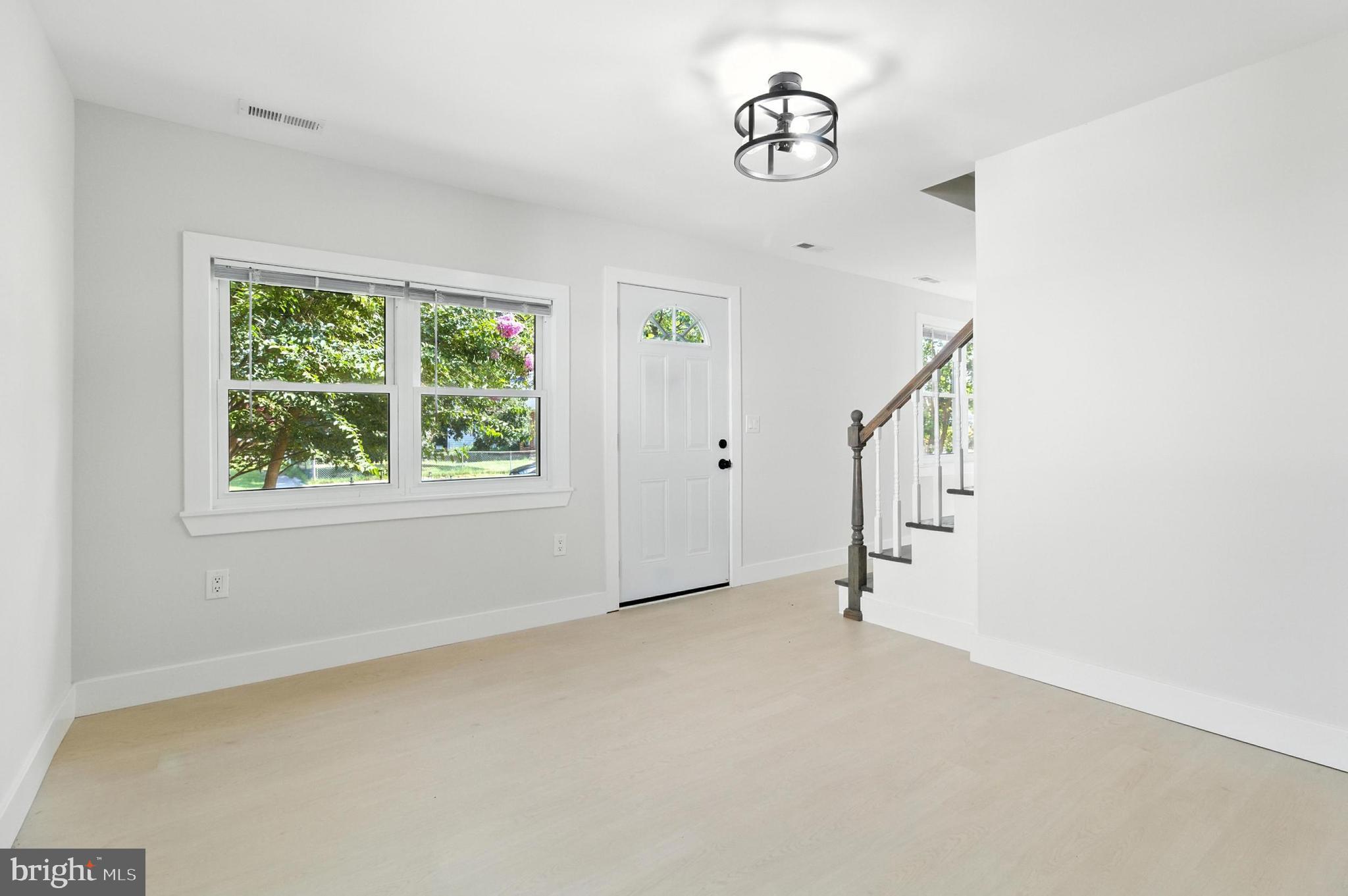 821 S WOODLYNN ROAD