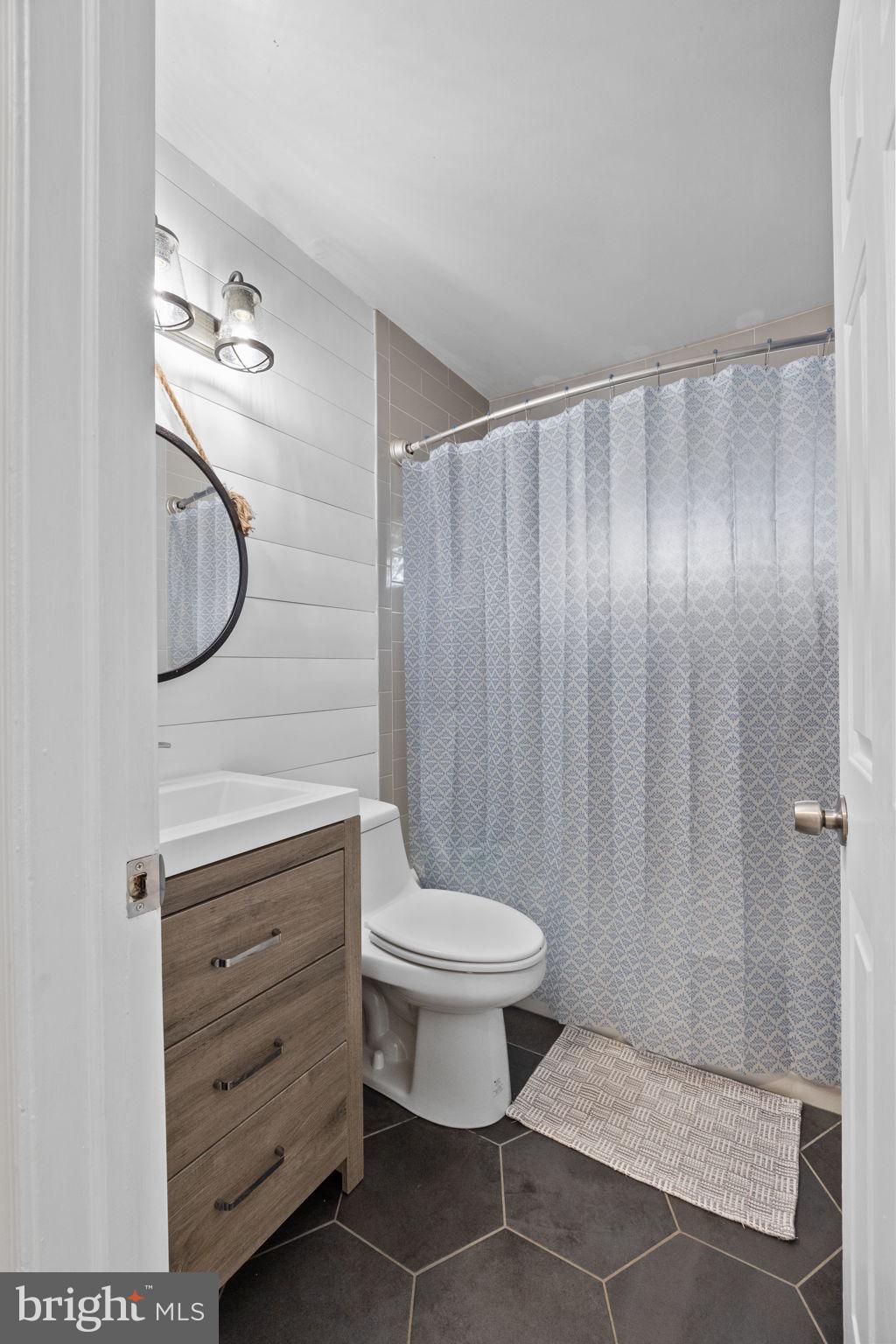 VIOLET WOOD - Residential