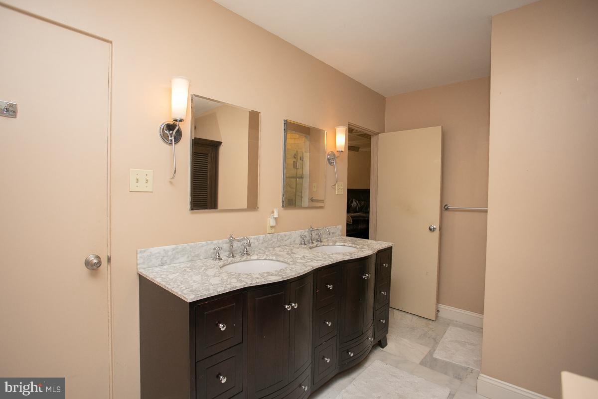 LAFAYETTE HILL - Residential