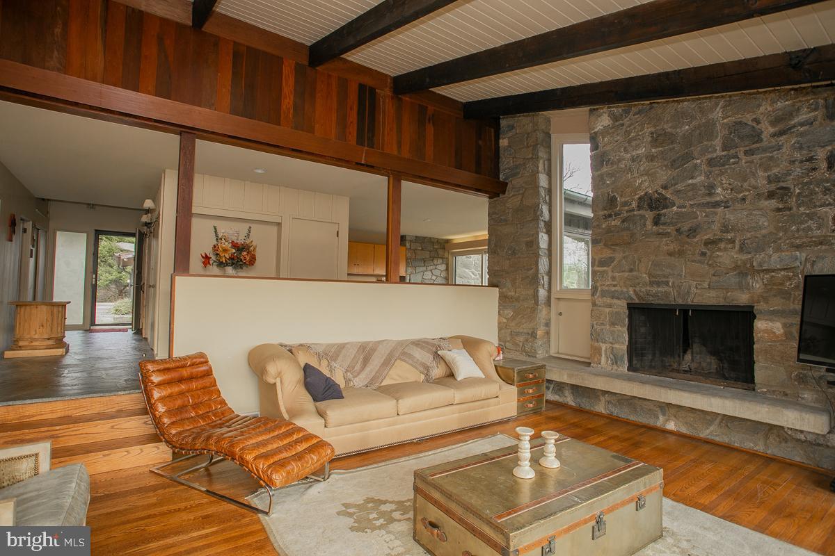 LAFAYETTE HILL - Residential