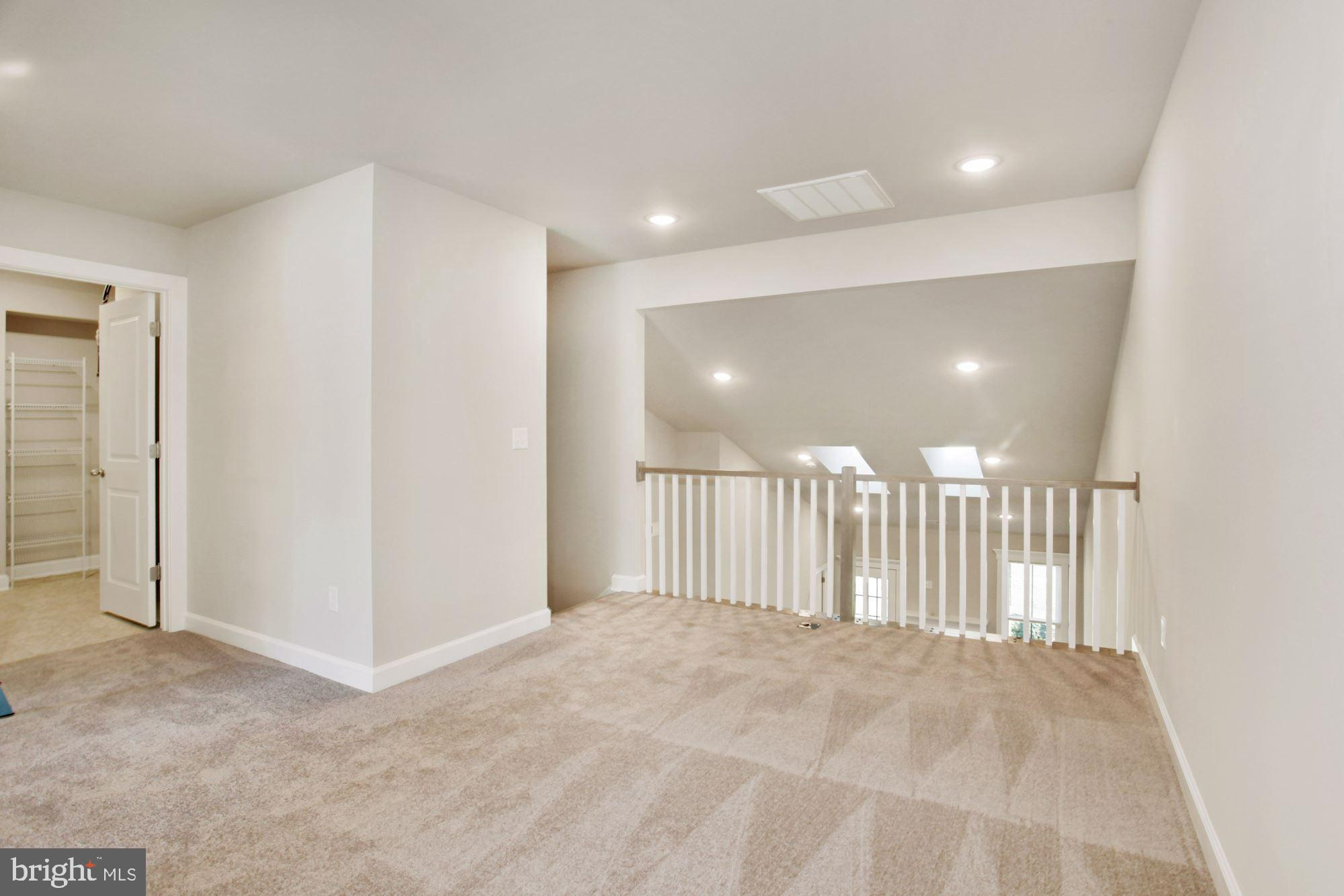 VILLAGES OF SALEM STATION - Residential Lease