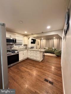 ADELPHI KNOLLS - Residential Lease