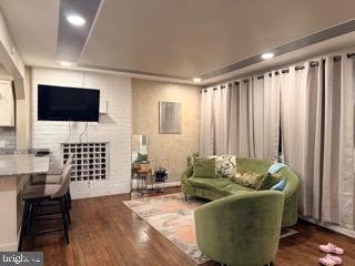 ADELPHI KNOLLS - Residential Lease