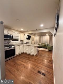 ADELPHI KNOLLS - Residential Lease