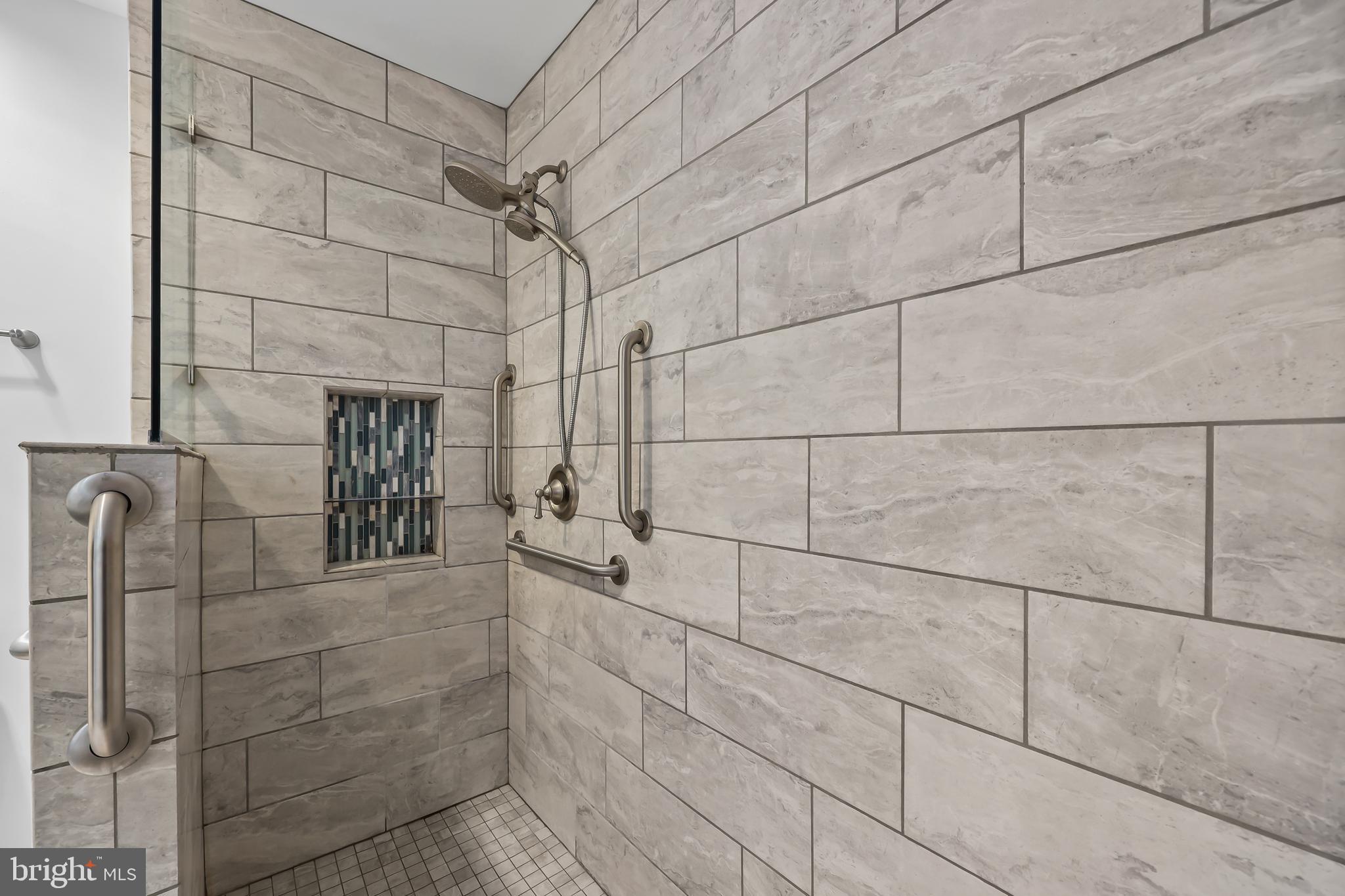 SUMMERLAKE - Residential