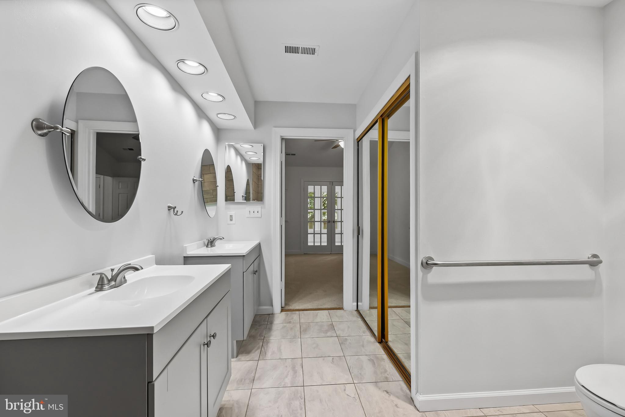 SUMMERLAKE - Residential