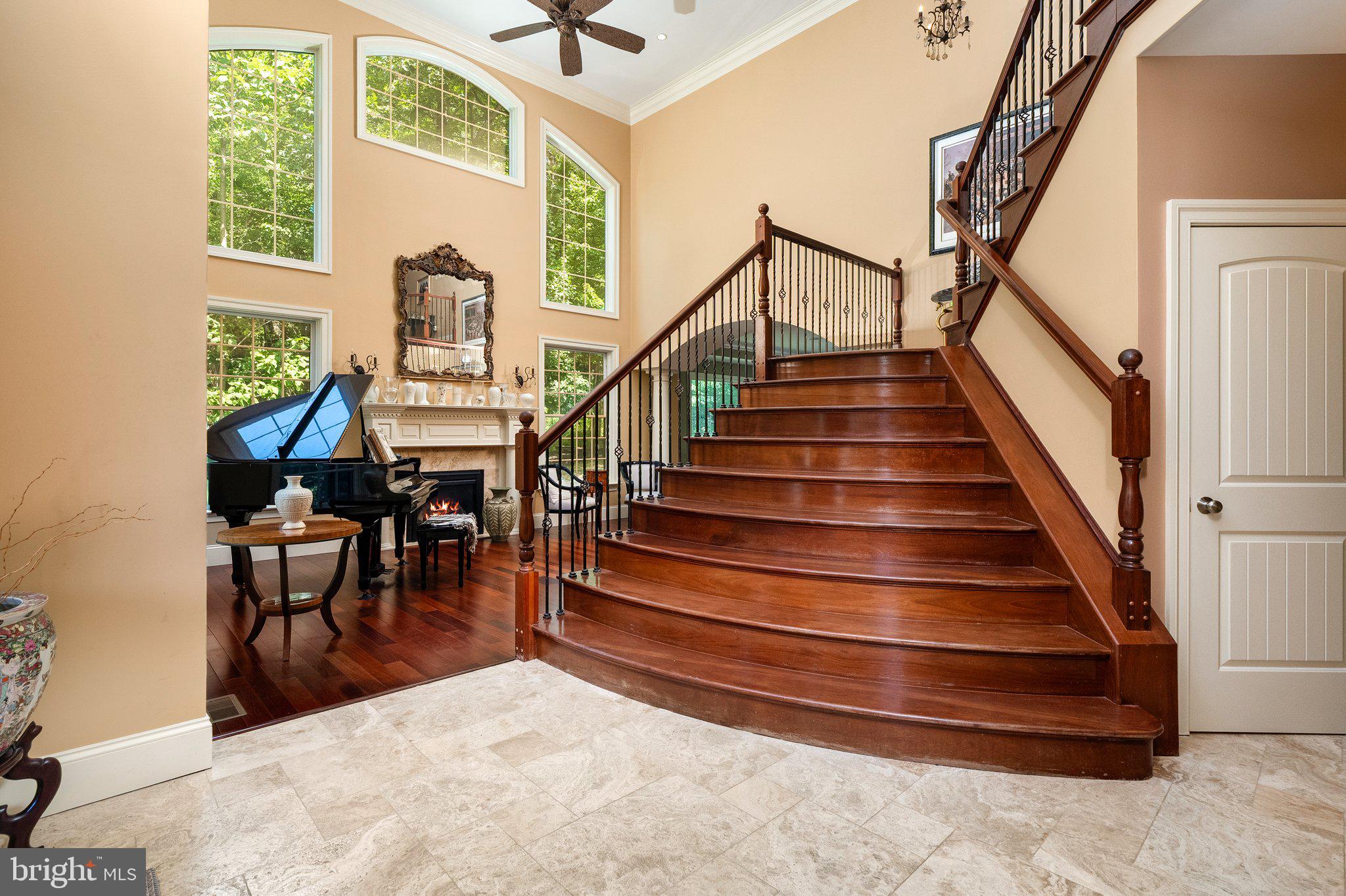 12 MOUNTAIN VIEW COURT