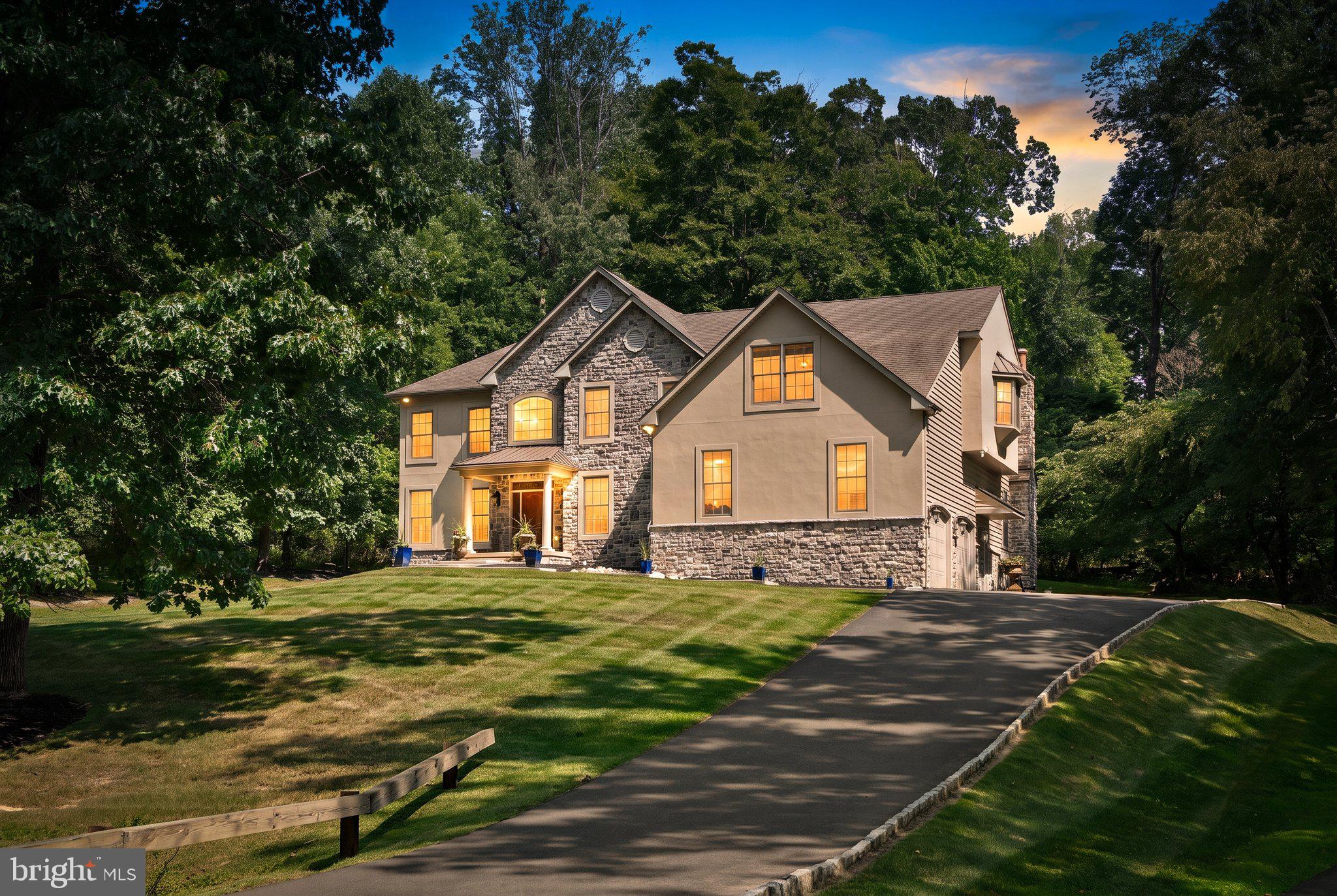 12 MOUNTAIN VIEW COURT