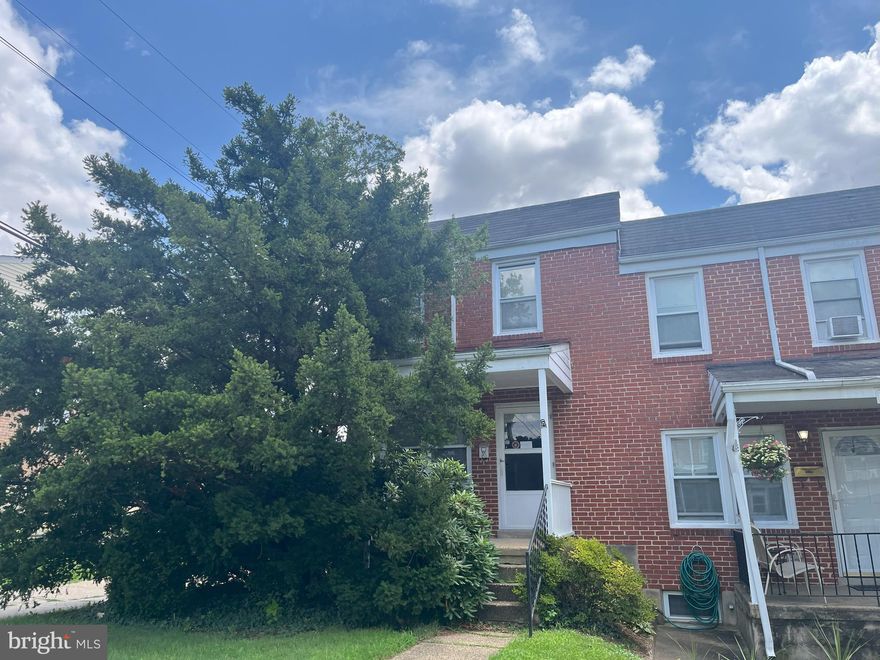 The seller has requested offers be submitted by 11am Monday 8/7 and a decision will be made Monday afternoon. Don't miss this 3 BR 1 FB end unit home with large rear and side yard. Home being sold "as-is"