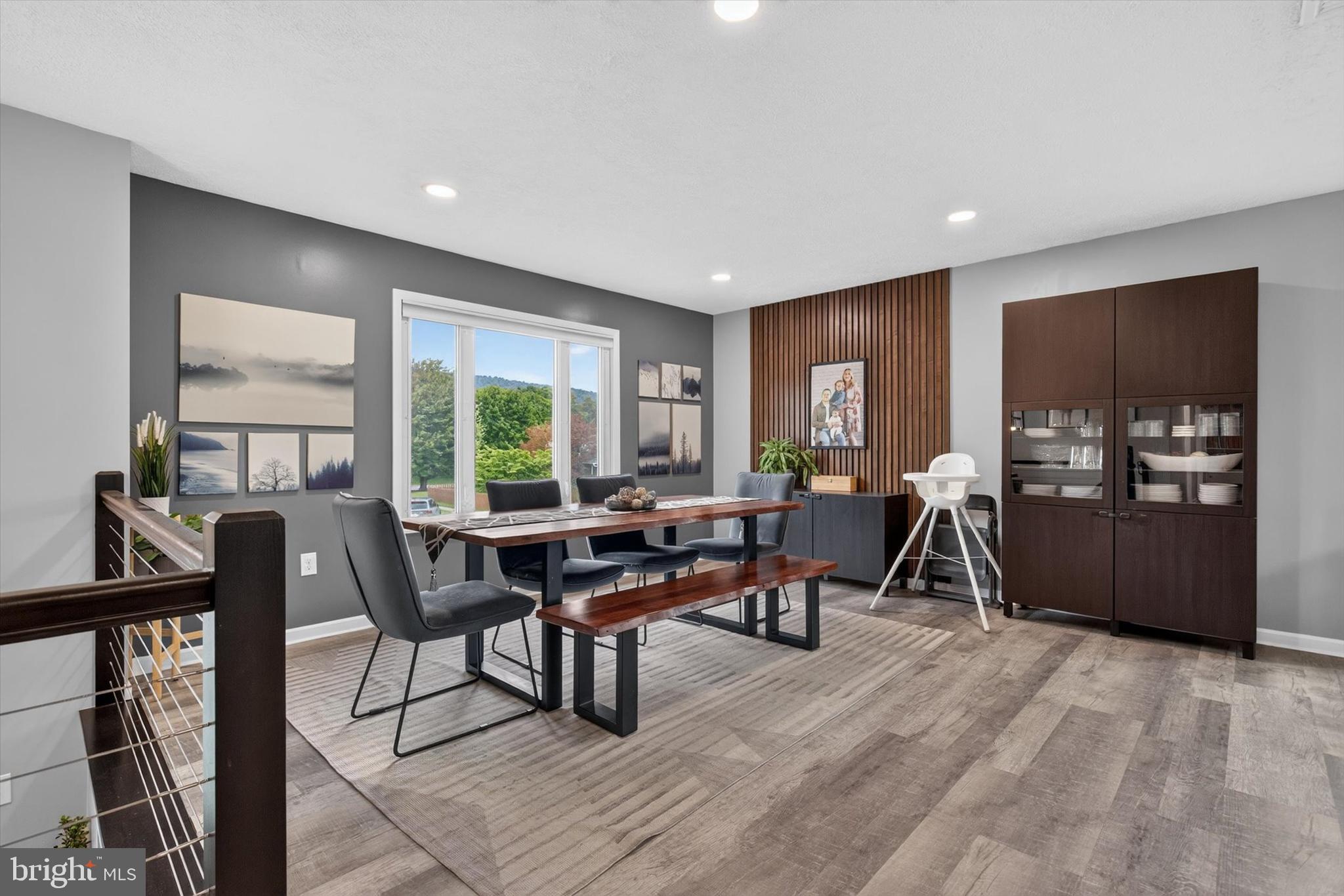 4309 VERMONT COURT