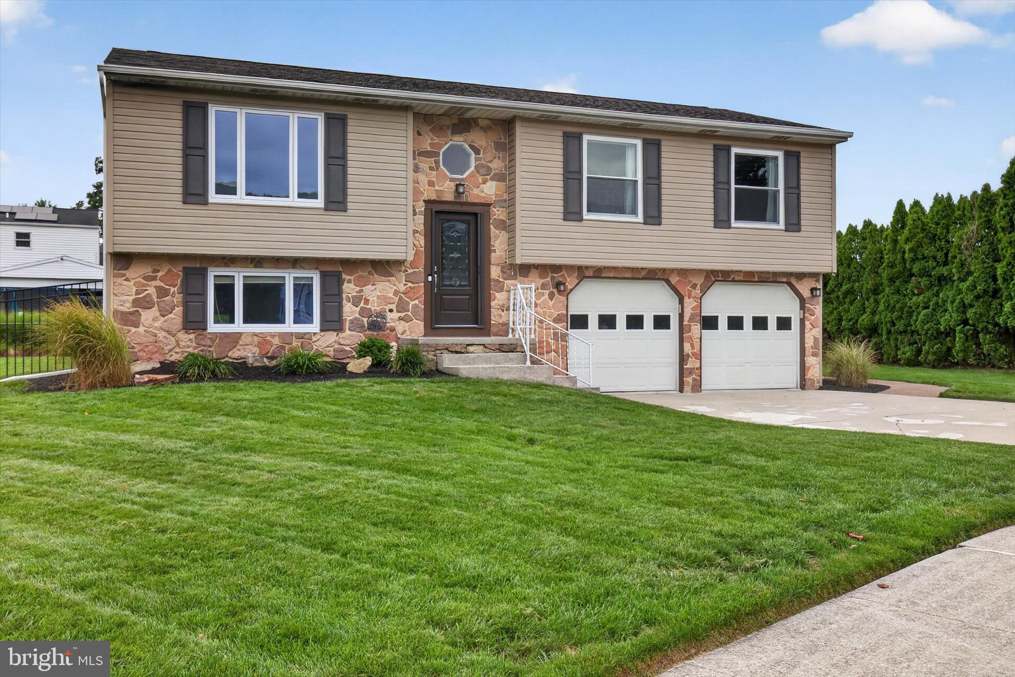 4309 VERMONT COURT