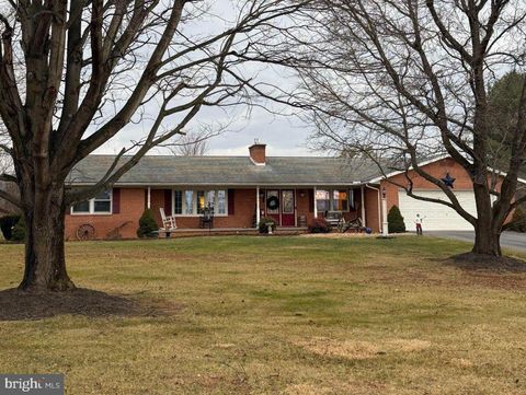 Photo of 80 Iroquois Trail, MARTINSBURG, WV 25403 (MLS # WVBE2048816)