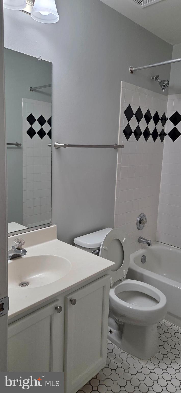 WAYSIDE VILLAGE - Residential Lease