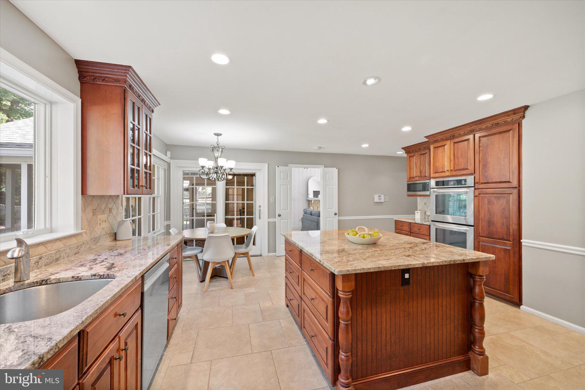 STONEGATE - Residential