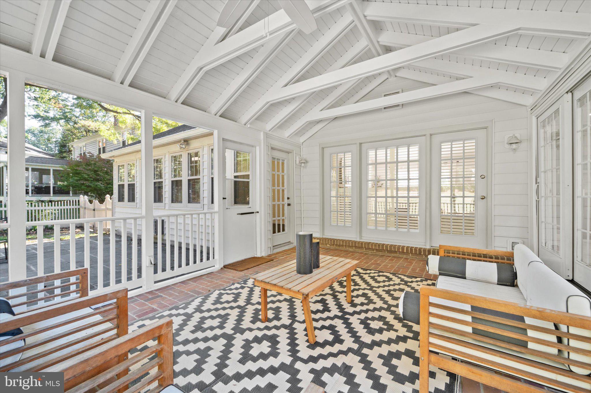 STONEGATE - Residential