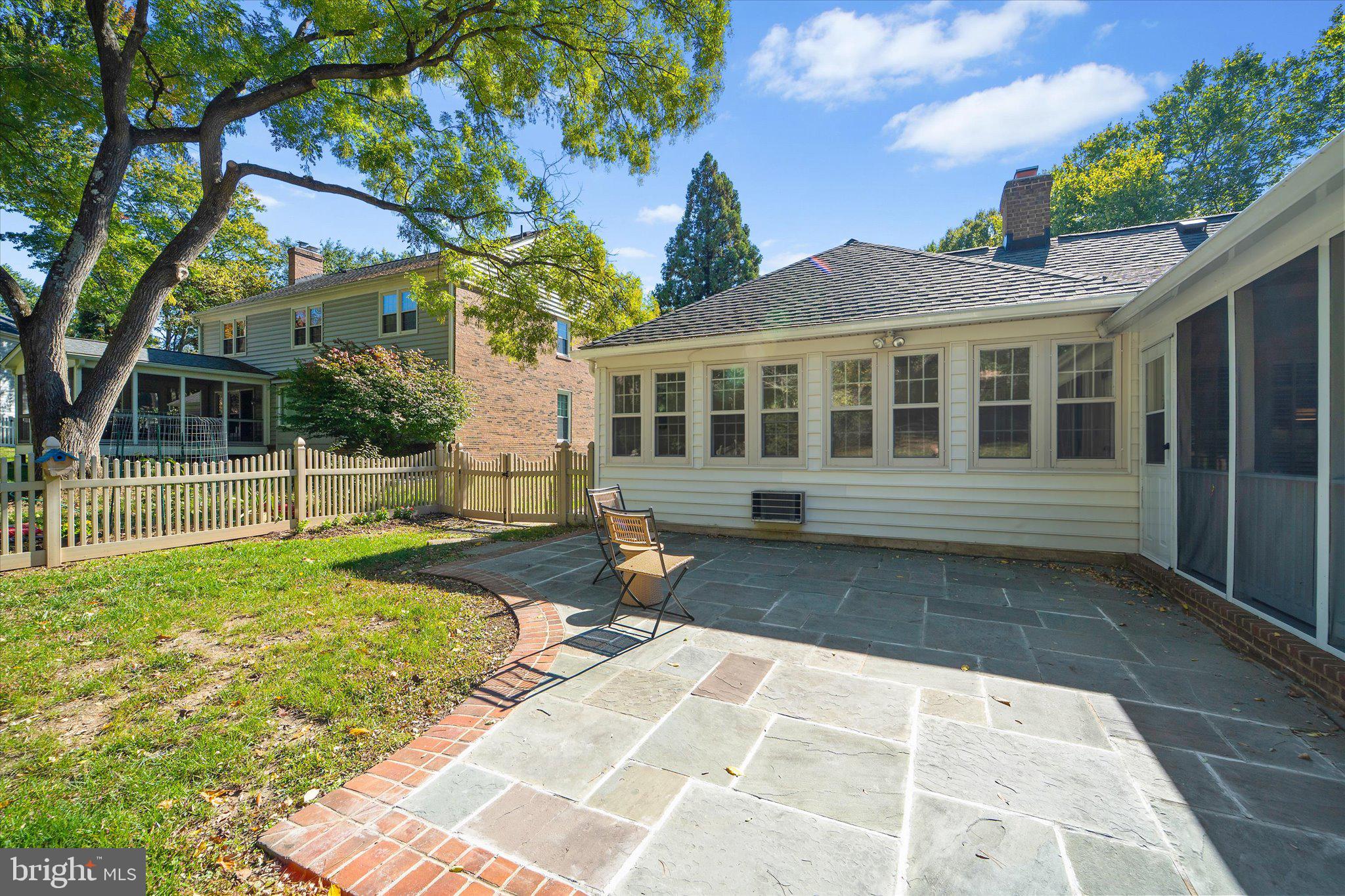 STONEGATE - Residential