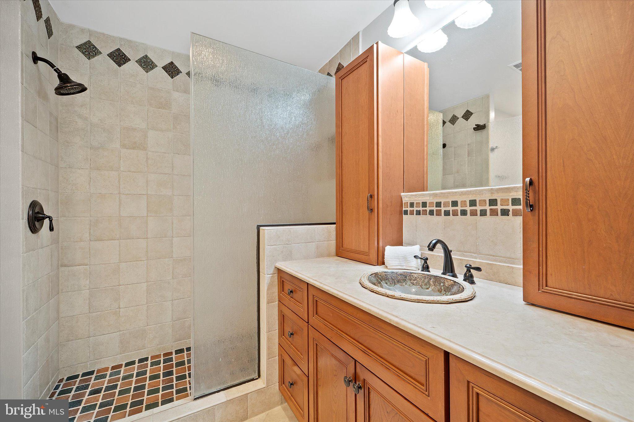 STONEGATE - Residential