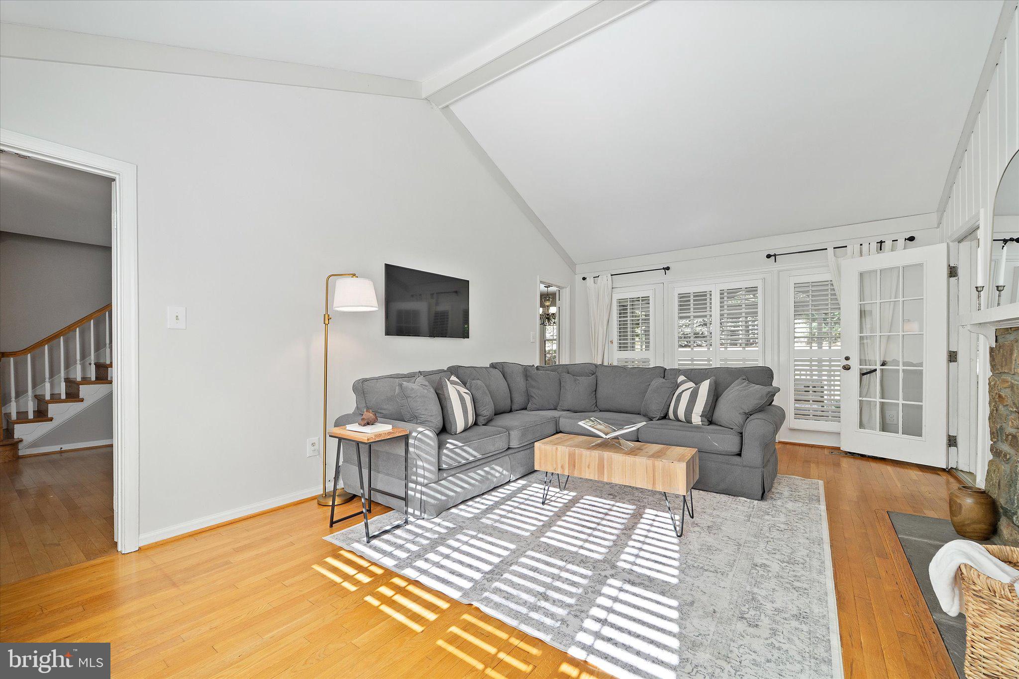 STONEGATE - Residential