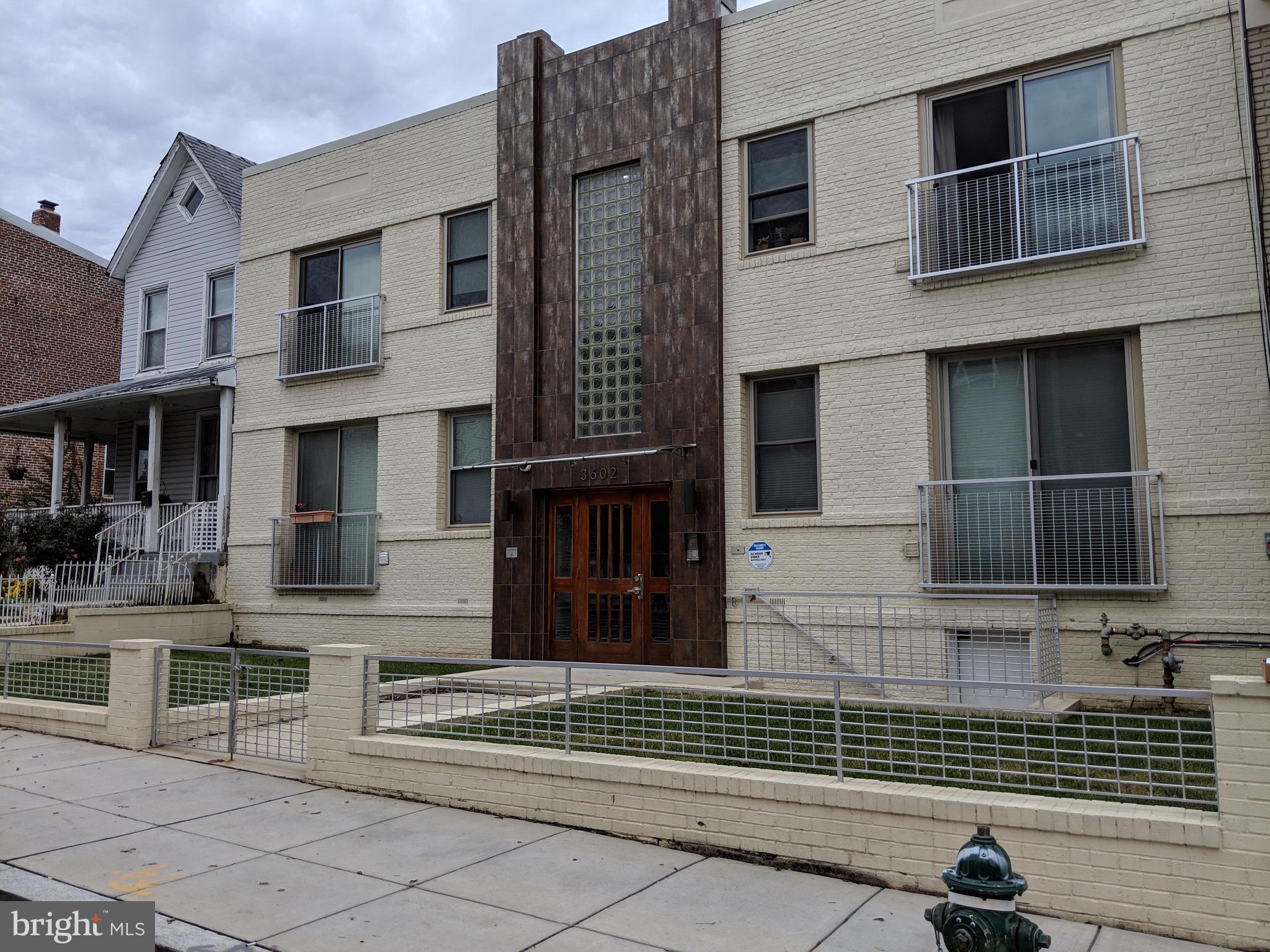 PETWORTH - Residential Lease