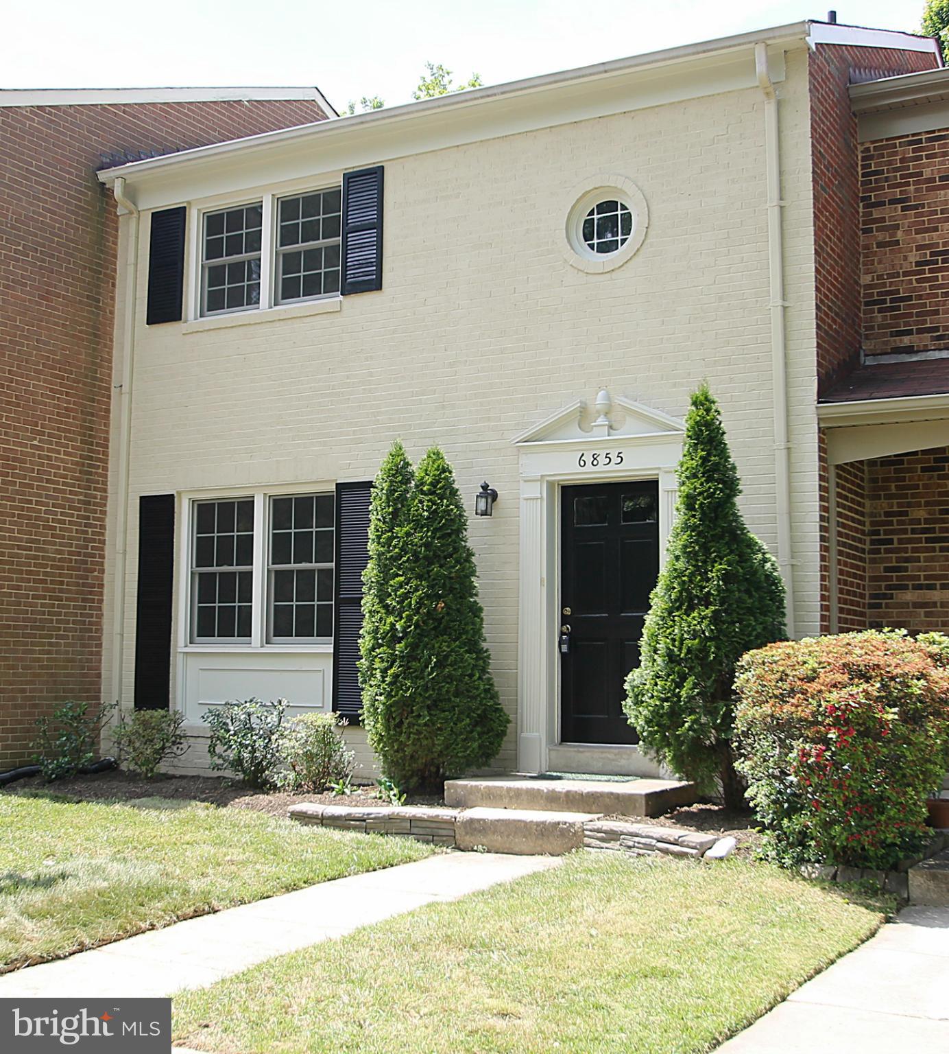 TOWNES OF ORANGE HUNT - Residential