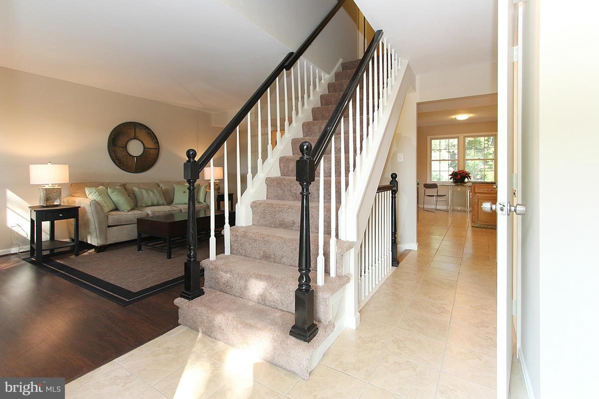 TOWNES OF ORANGE HUNT - Residential