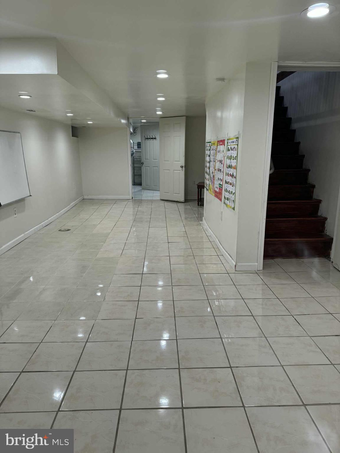 LAWNDALE - Residential