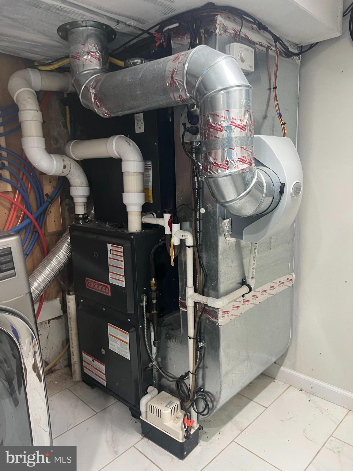 LAWNDALE - Residential