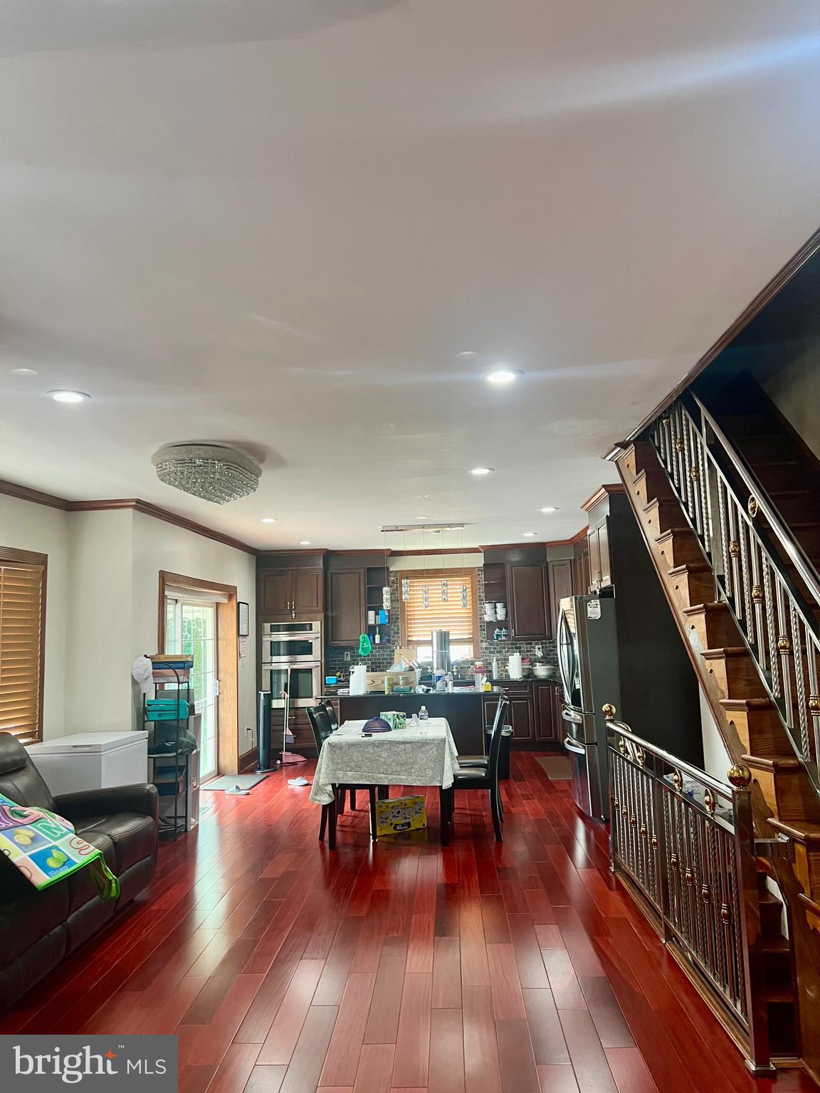 LAWNDALE - Residential