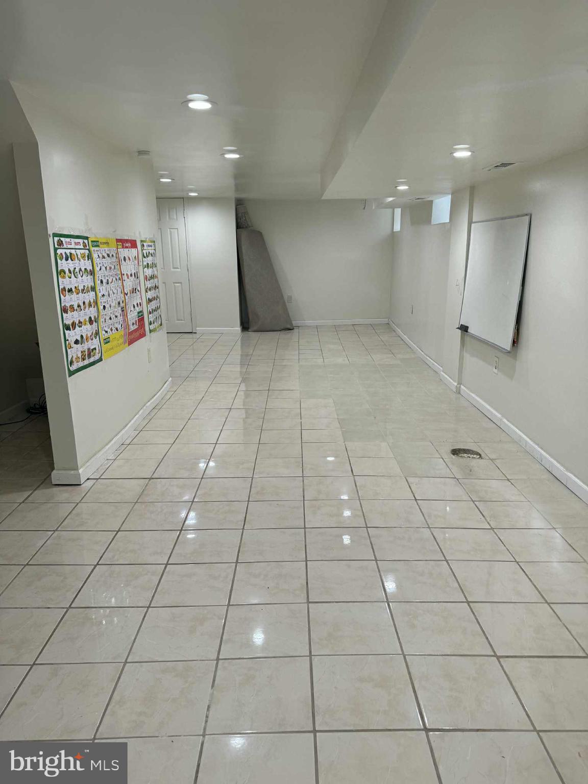 LAWNDALE - Residential