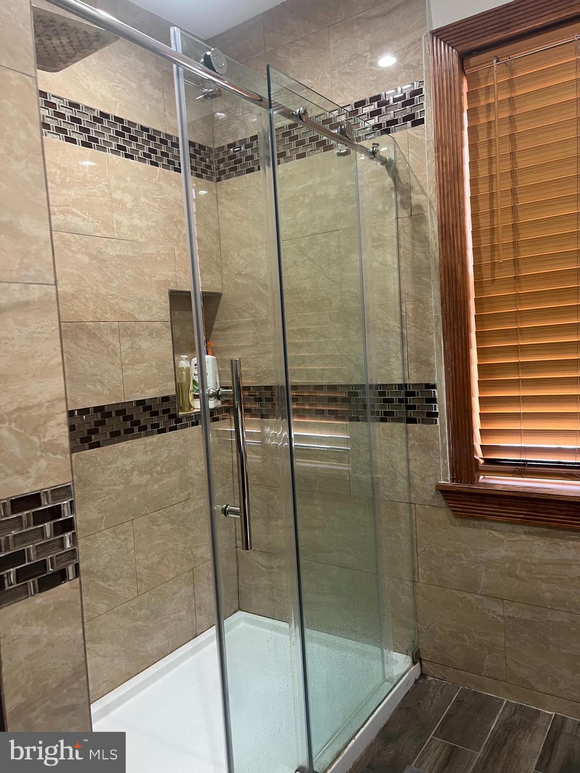 LAWNDALE - Residential