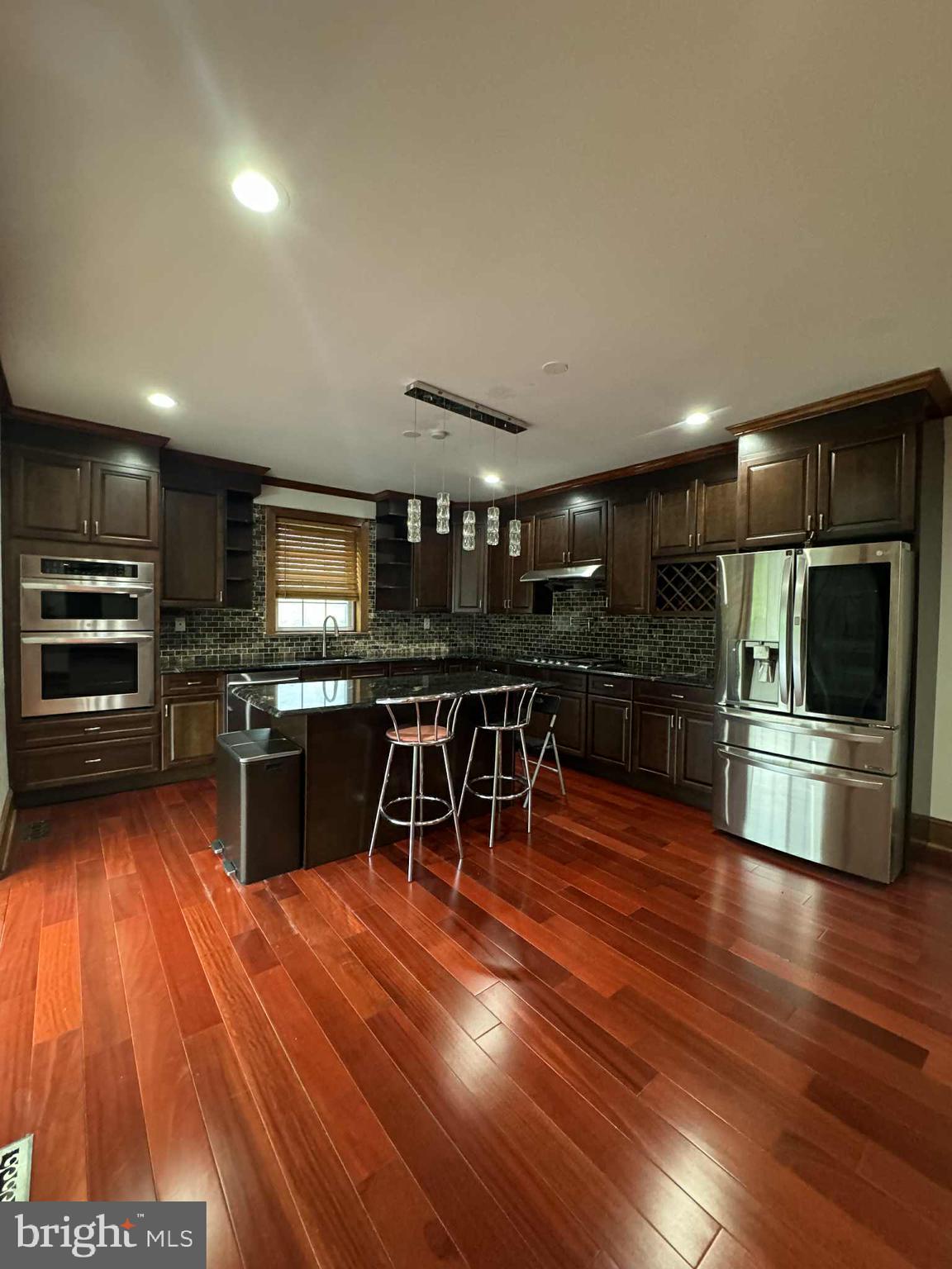 LAWNDALE - Residential