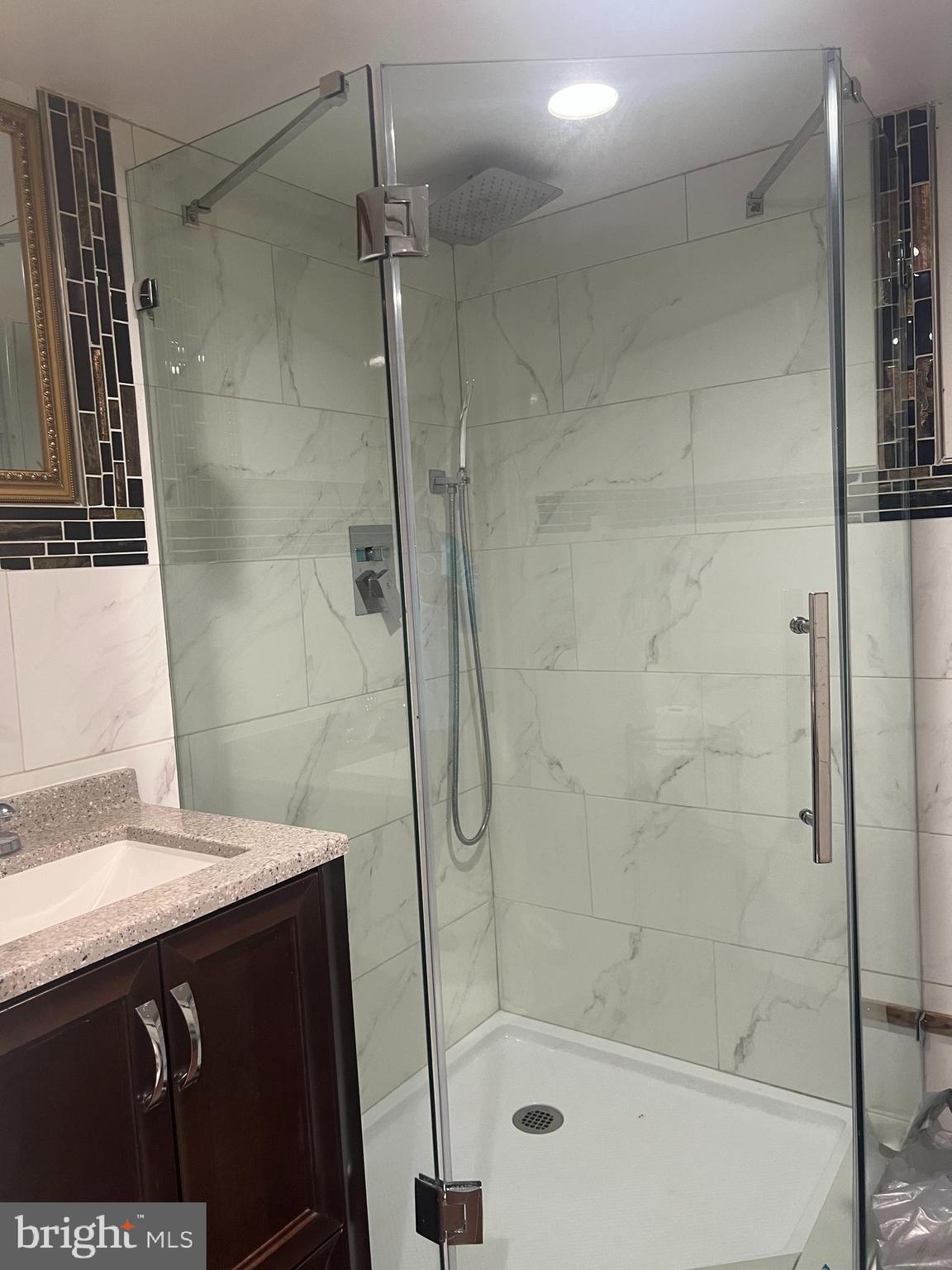 LAWNDALE - Residential