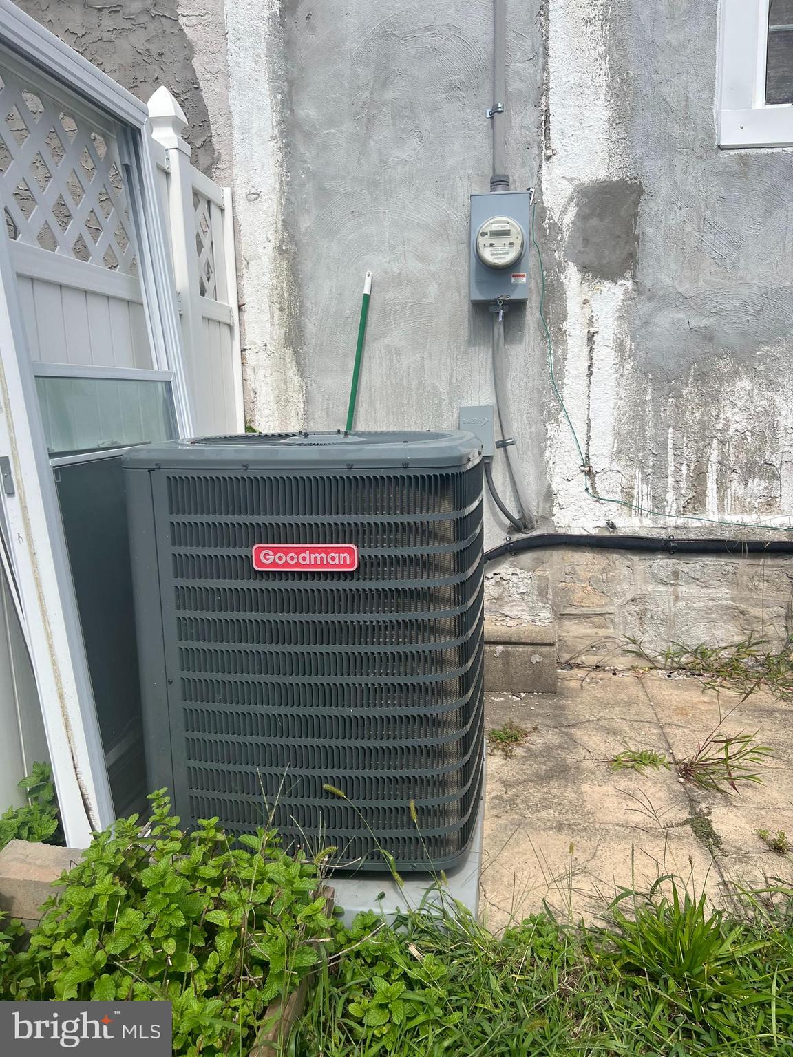 LAWNDALE - Residential