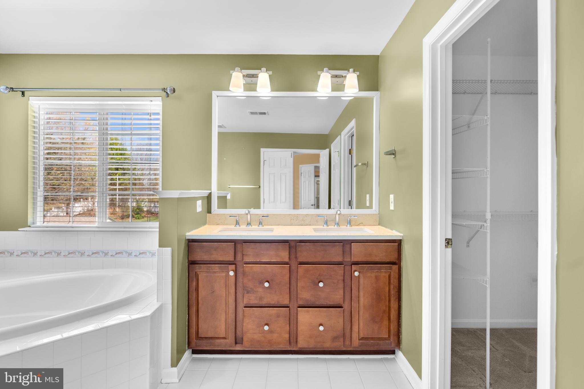 CABIN VILLAGE - Residential