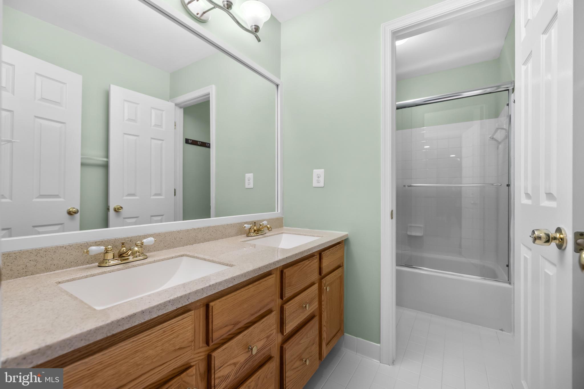 CABIN VILLAGE - Residential