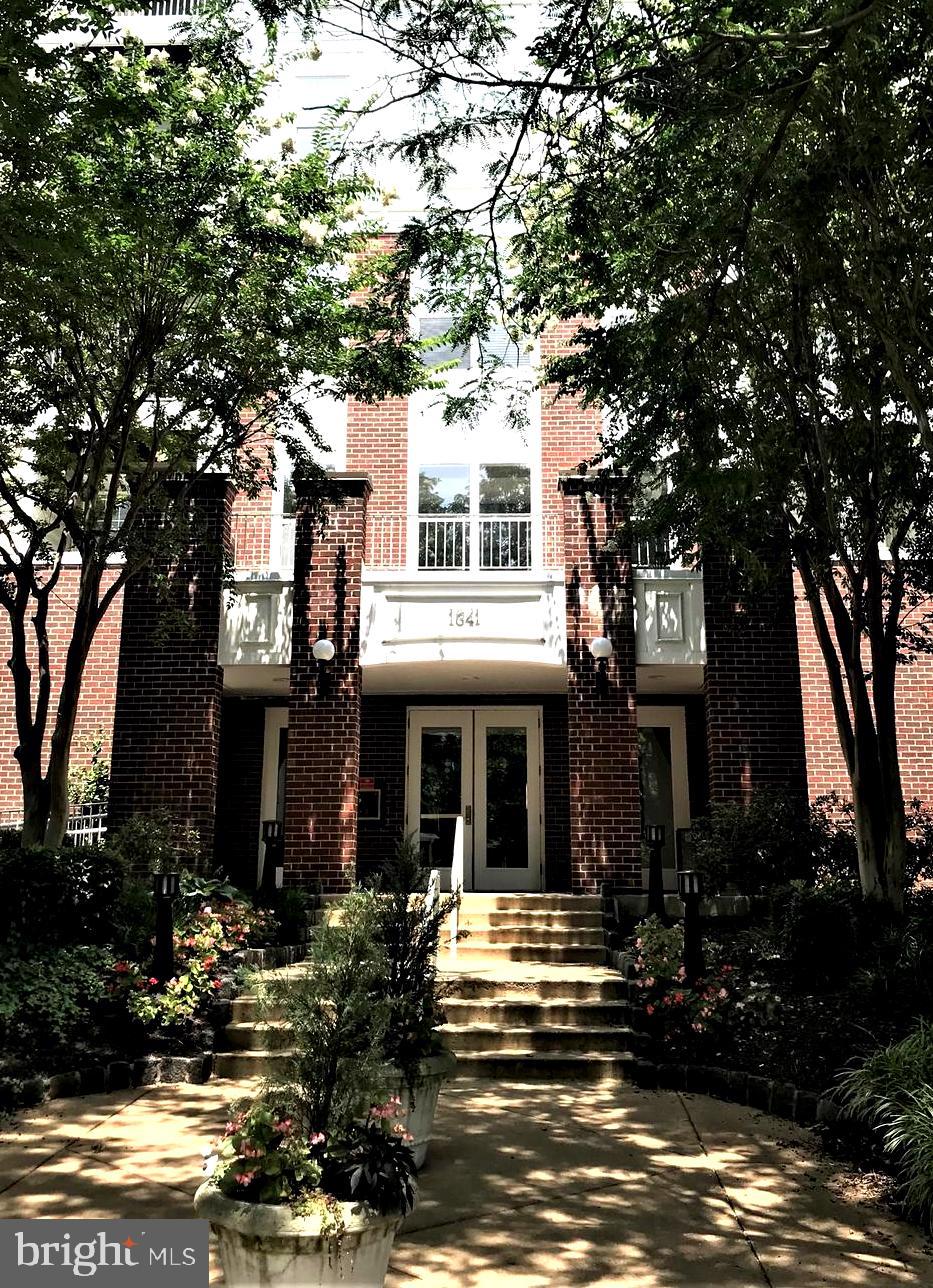 LILLIAN COURT AT TYSONS - Residential Lease